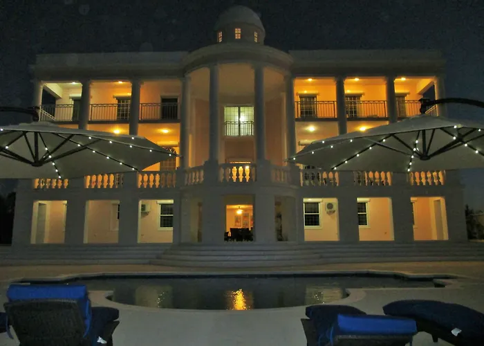Ocean West Boutique Hotel